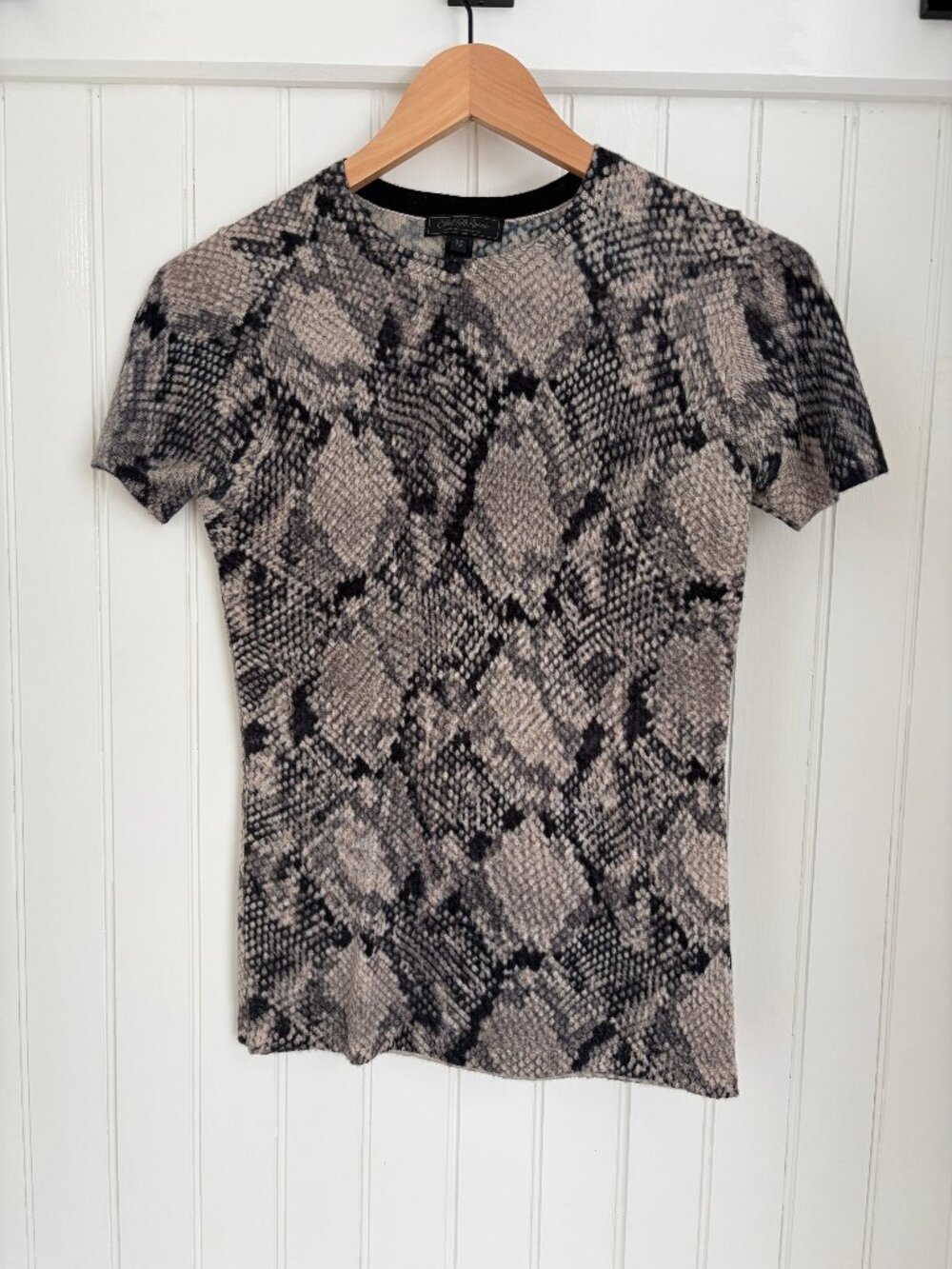 Saks Fifth Avenue Collection 100% Cashmere Snake Print Knit Tee XS